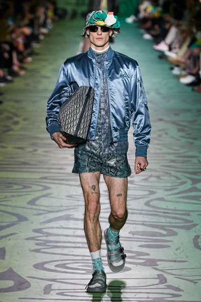 Look 14